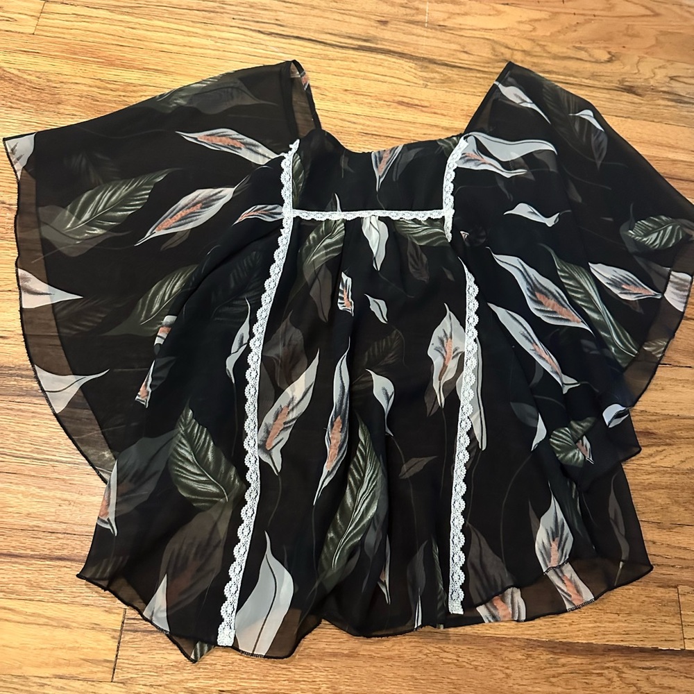 Charming Charlie Boho flowy peasant top Large